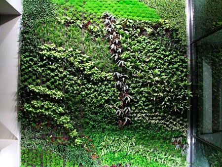 Vertical Garden on Indoor Vertical Garden  Brings Fresh Air To Buildings   Igreenspot