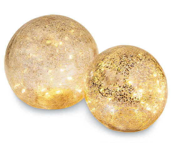 A Set of 2 Beautiful Crackled Glass LED Gazing Globes for Your Holiday Decoration