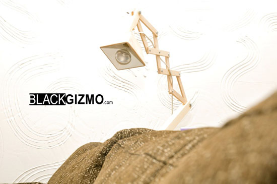 Black Gizmo Solid Wood Table Lamp