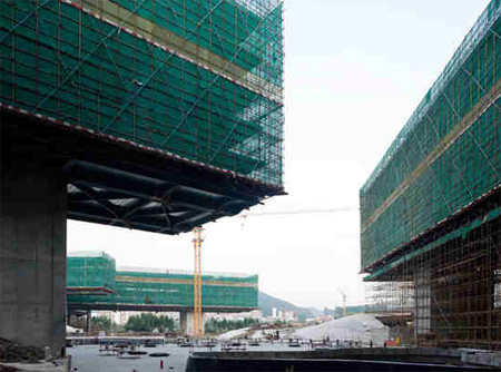 STEVEN HOLL'S HORIZONTAL SKYSCRAPER